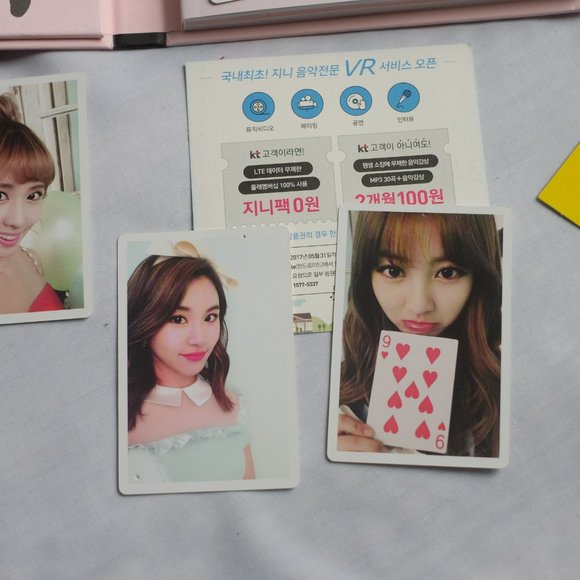 K-Pop TWICECoaster : Lane 2 +Photobook+Photocard - Picture 7 of 9